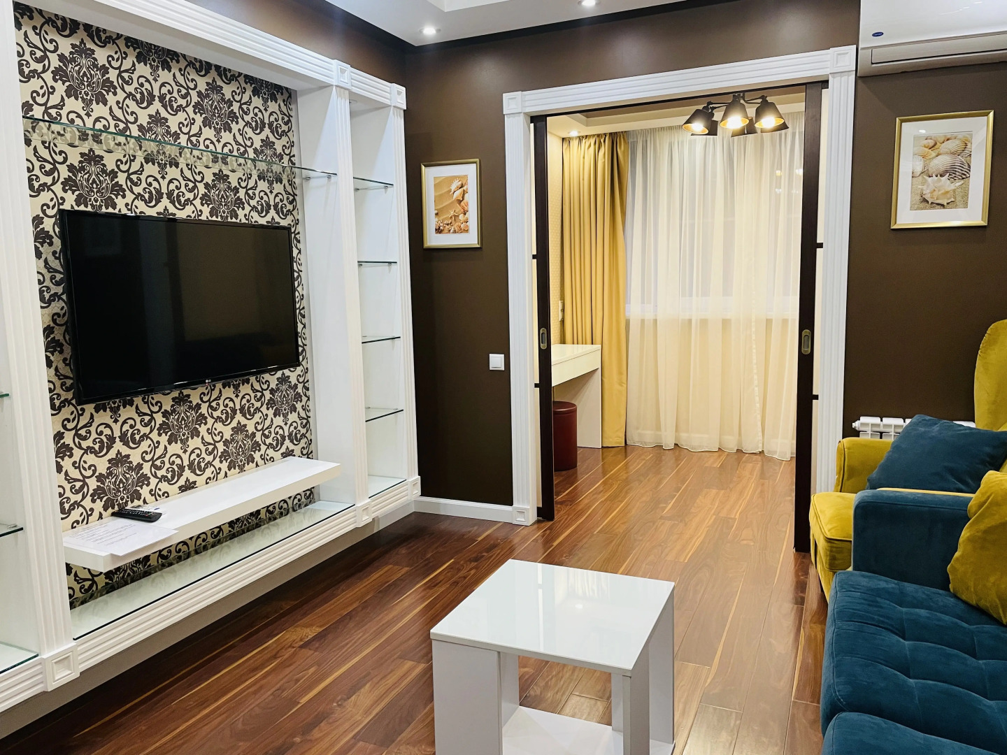 Квартира Уютная в Тихом Центре на Роз 65 10 Минут до Моря