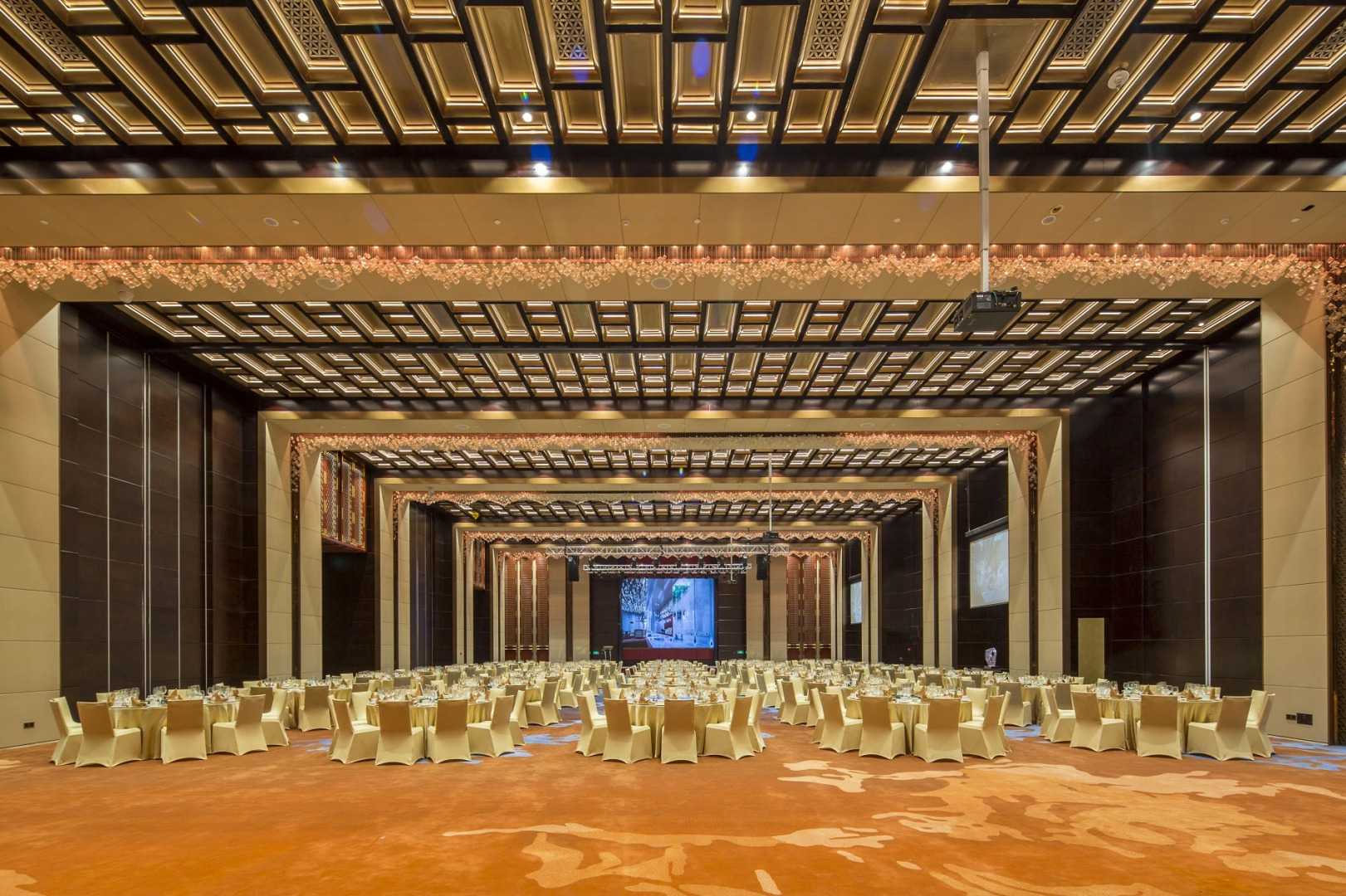 Отель Grand Bay Beijing