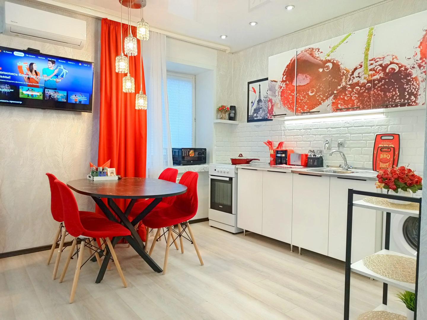 Апартаменты Уютные в высотке на Университетском Lion Apart