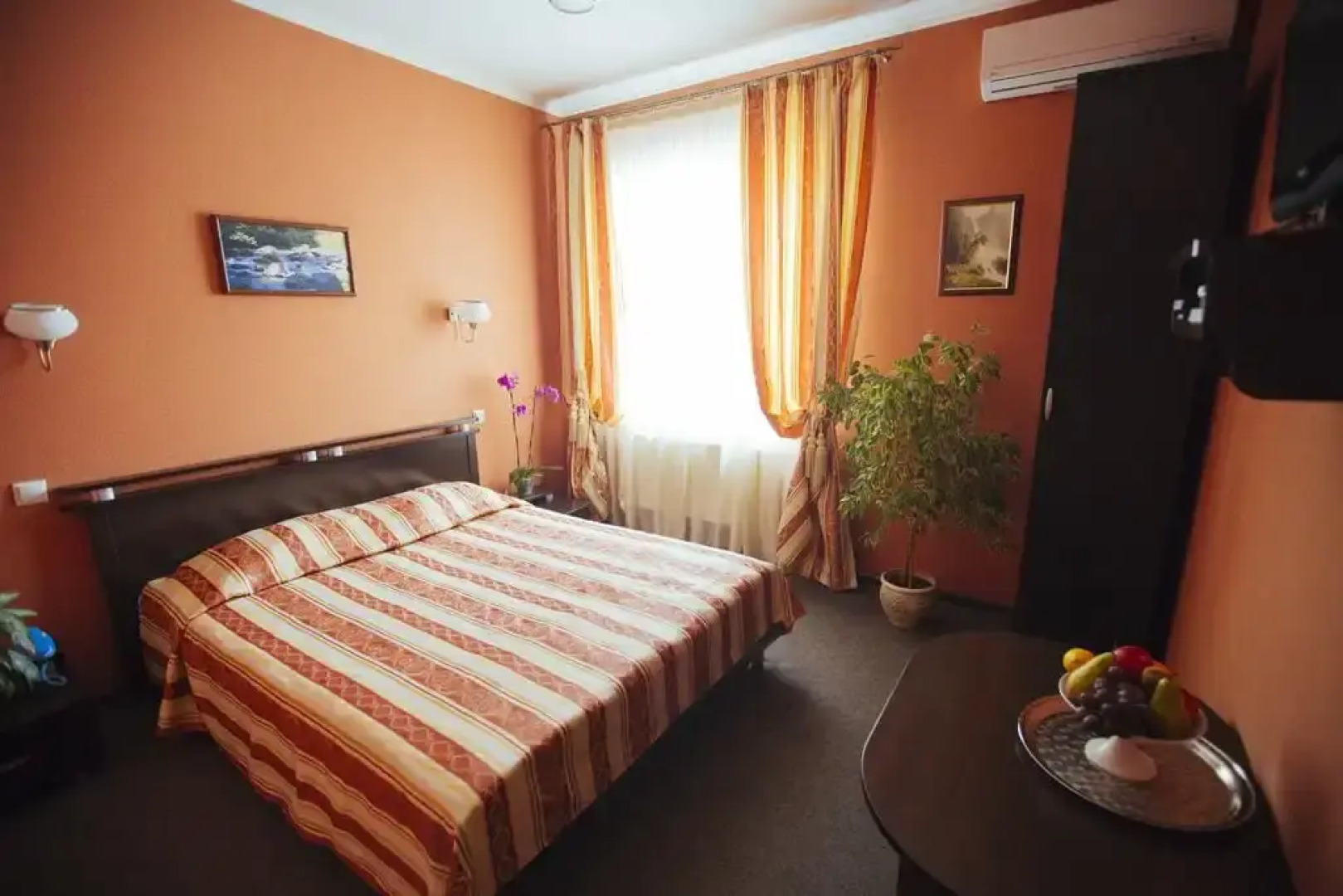 Отель Версаль