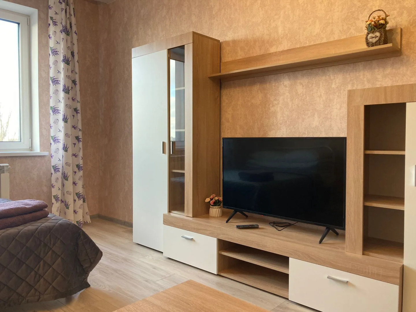 Апартаменты на 45 Стрелковой Дивизии с платным паркингом, близко от Областной детской больнице и РЖД