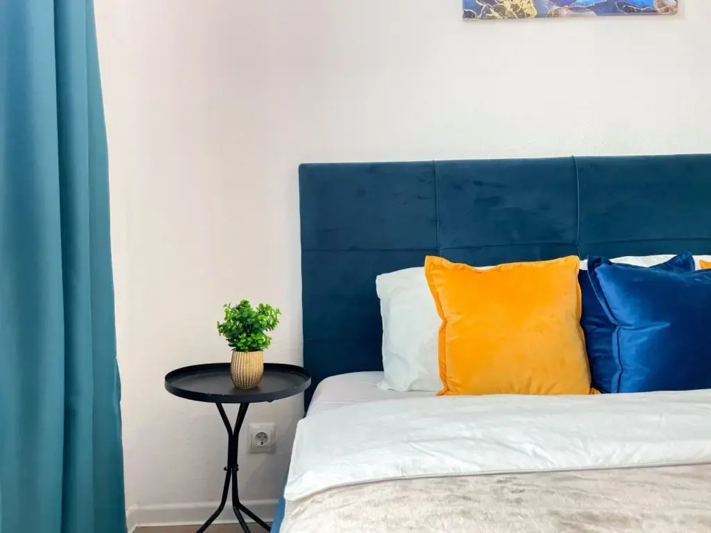 Апартаменты Sunny Days Apartment Оранж Парк 13