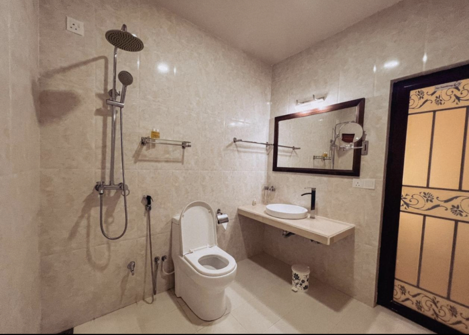 Отель Ocean Lilly Inn