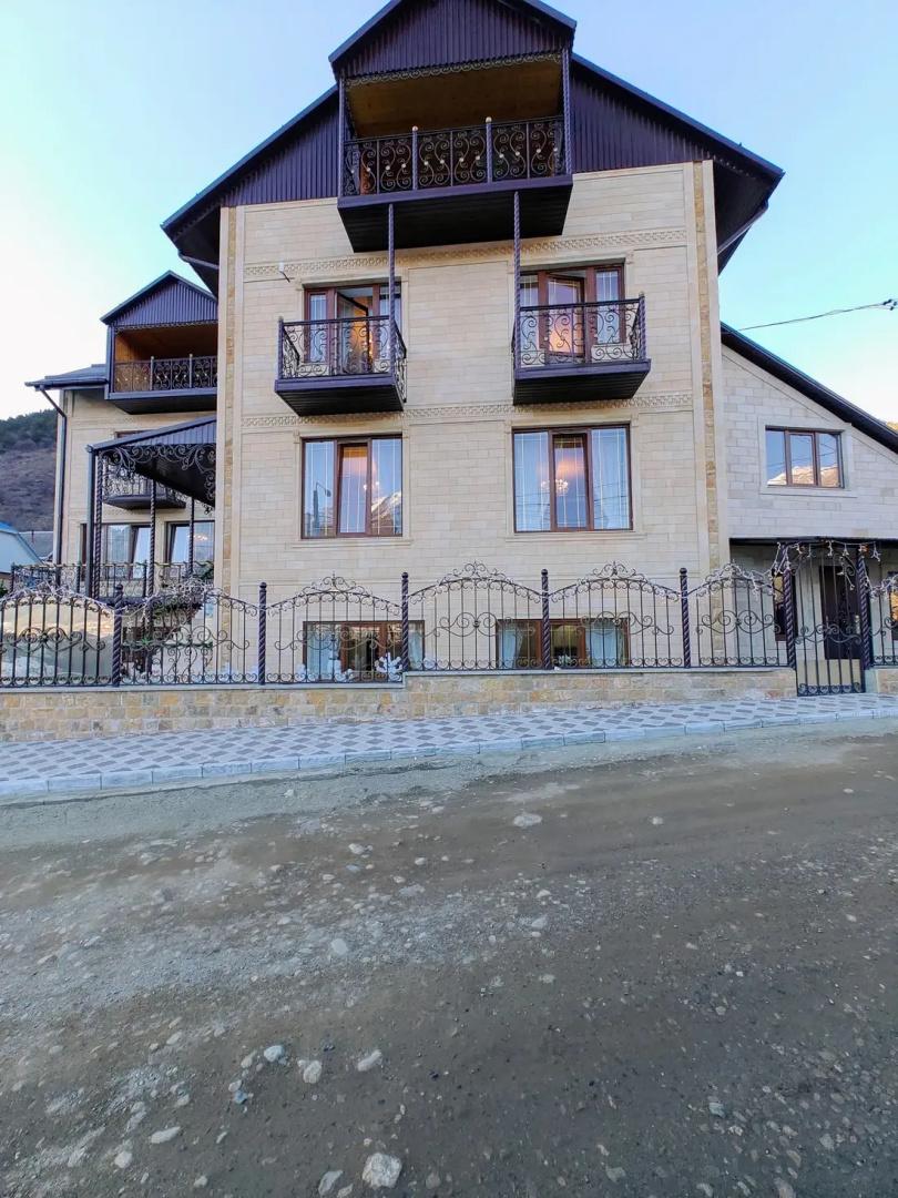 Отель Golden House