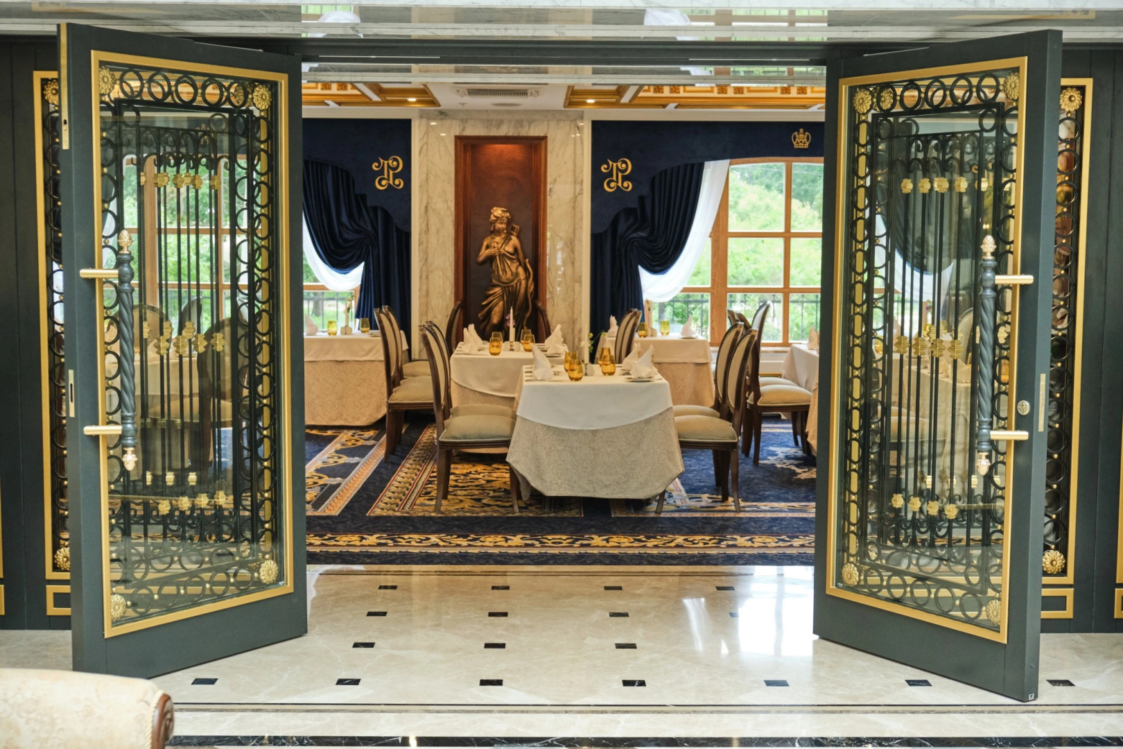 Отель Tsar Palace Luxury Hotel & SPA