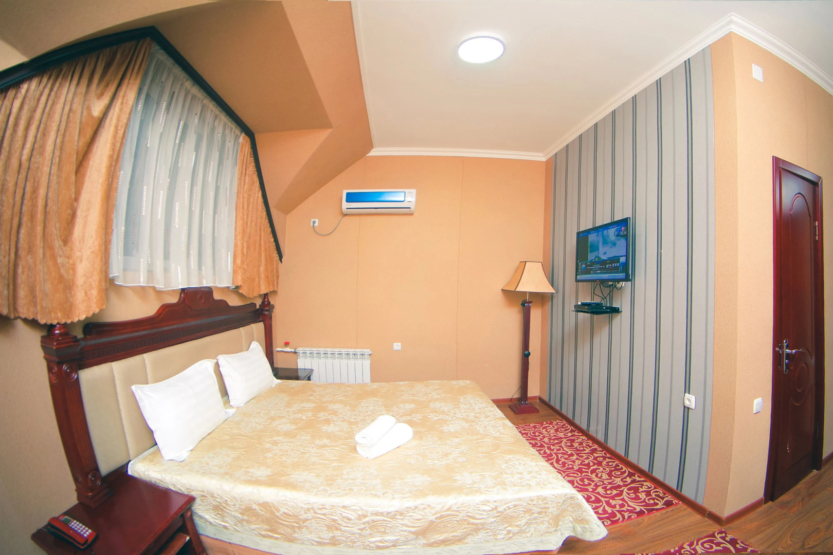 Отель Khuand Deluxe