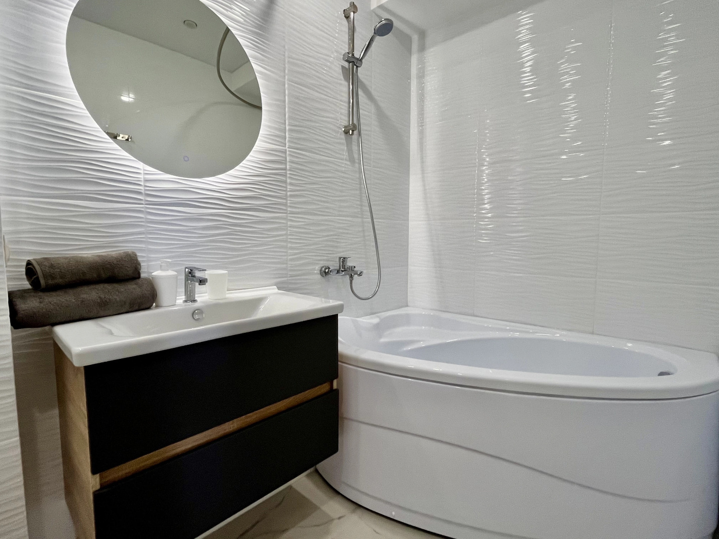 Квартира Апартаменты в Центре Гагры с Видом на Море и Горы