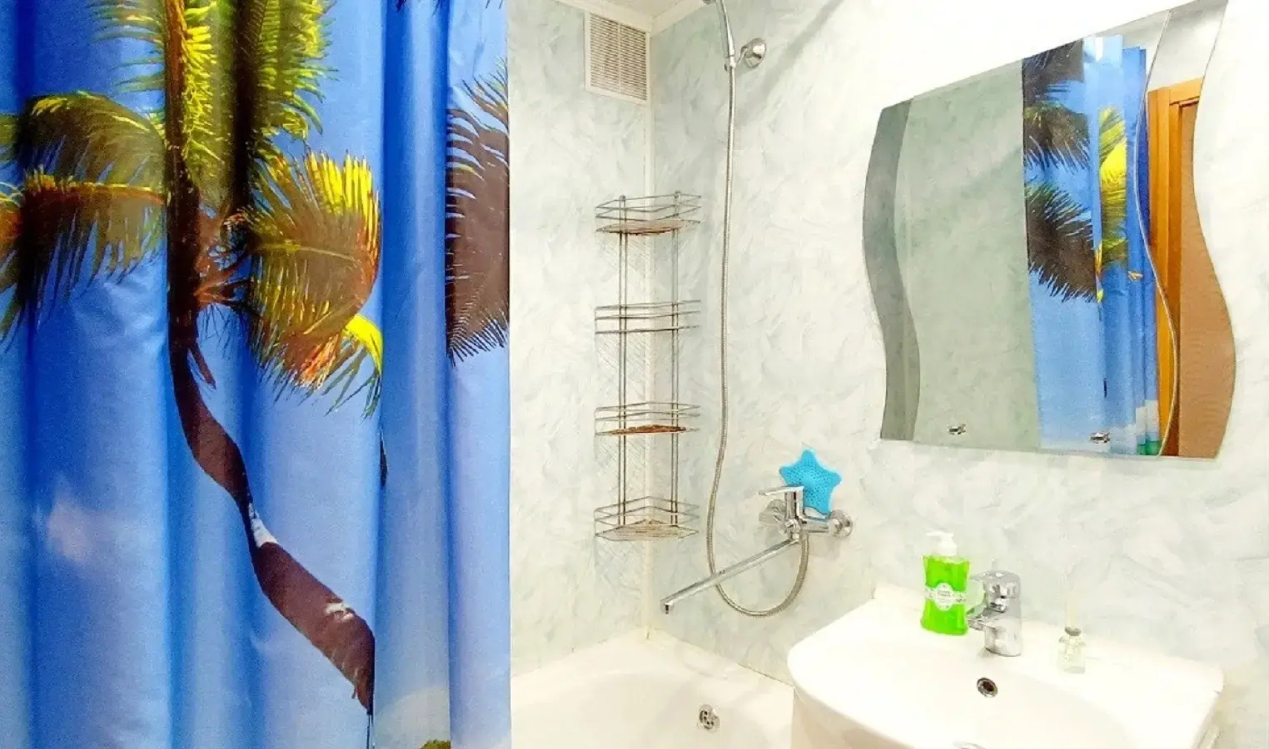 Квартира Уютный Север на улице Зои Космодемьянской 21