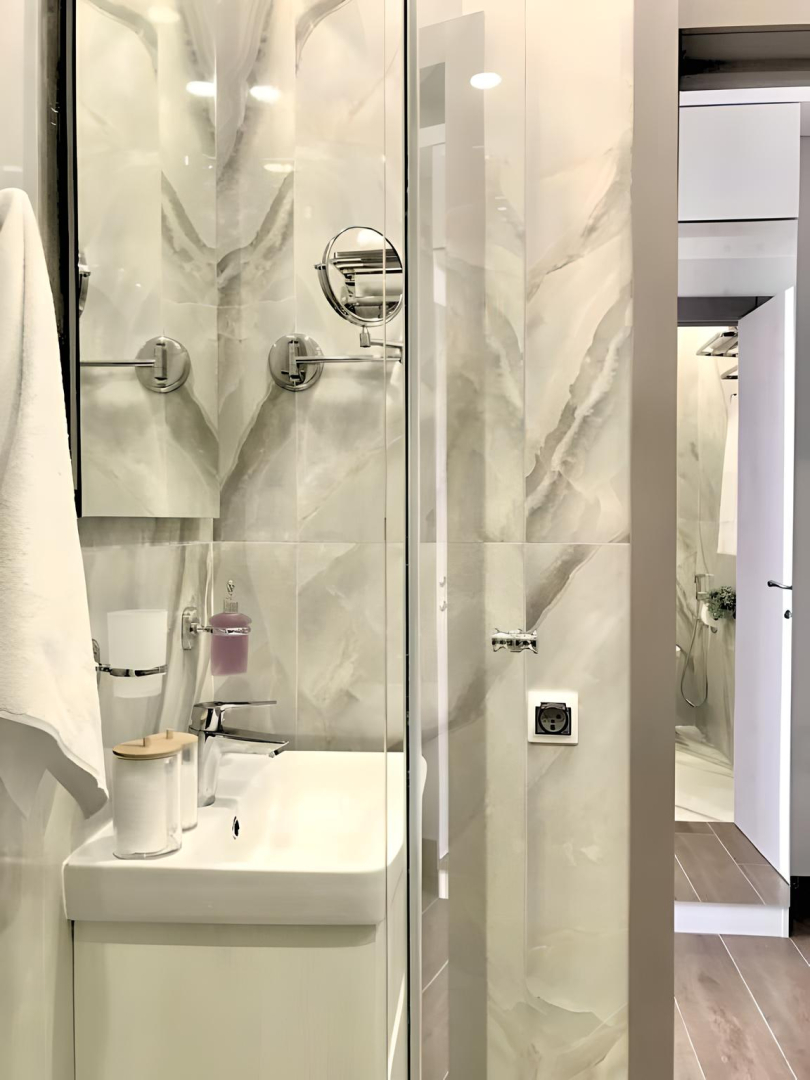 Апартаменты АК Миррор на Учительской