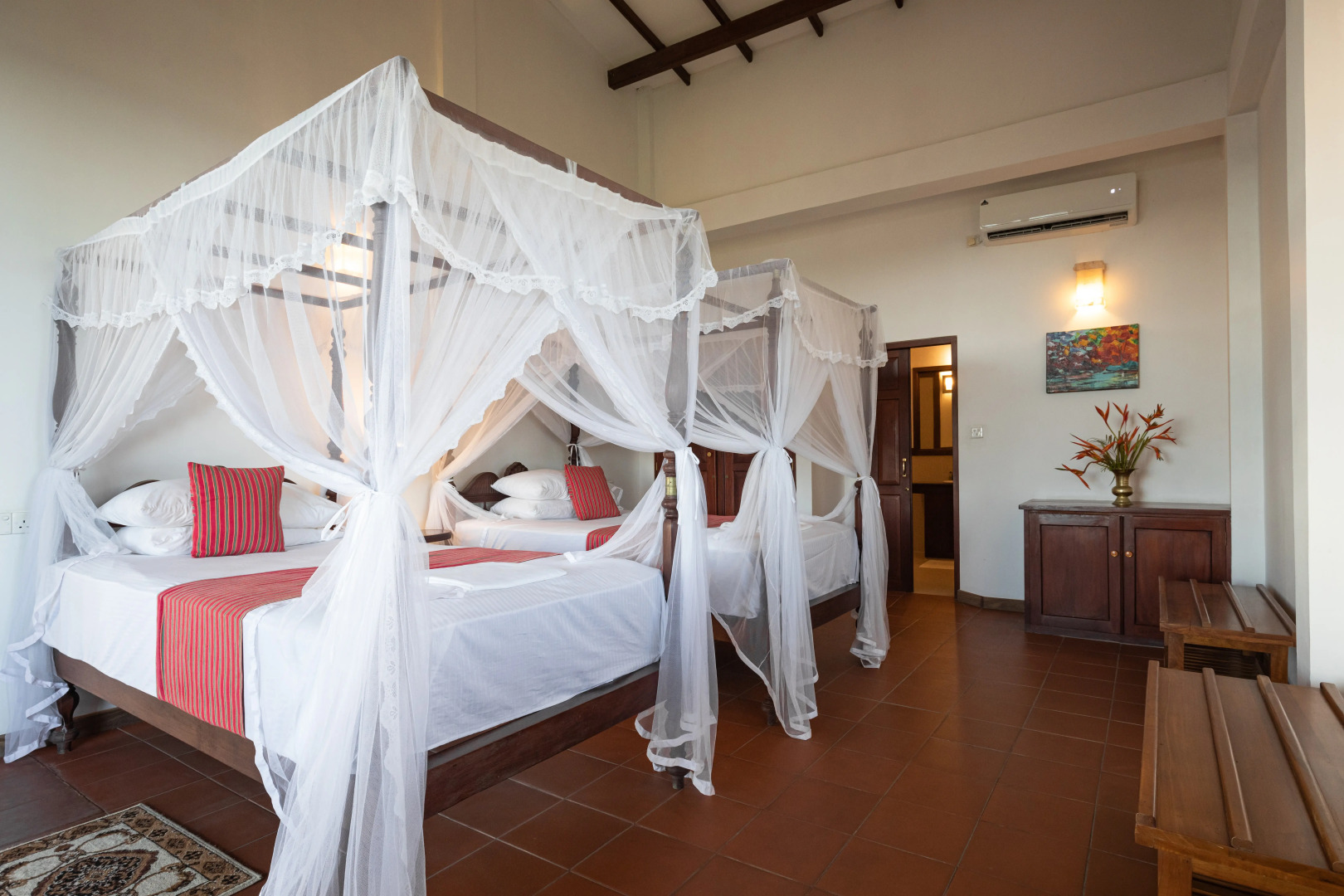 Вилла South Point Ocean 8 bedroom beach front