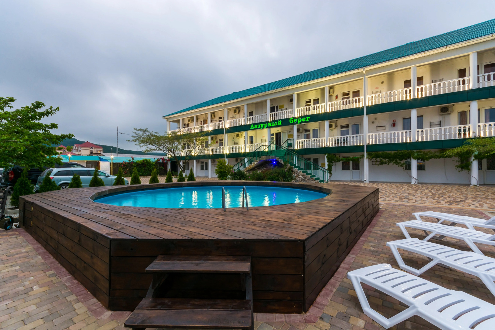 Курортный отель Лазурный берег