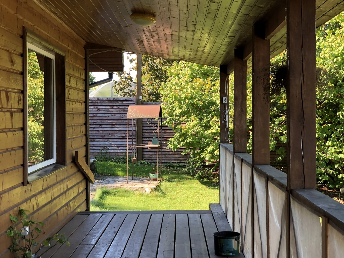 Частный дом у озера