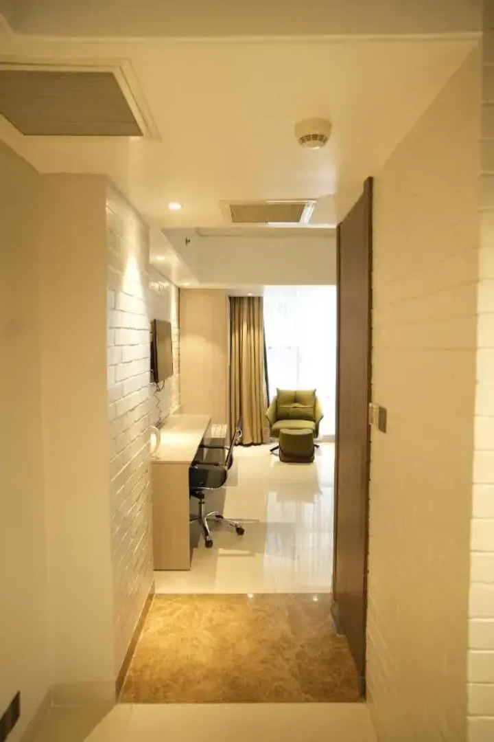 Отель Lakeshore Heights