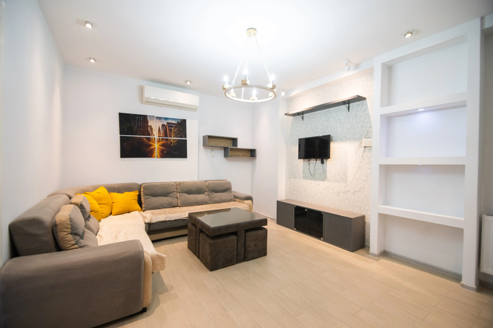 Апартаменты Spacious 2 Bedrooms Apartment steps from Batumi Boulevard & Beach