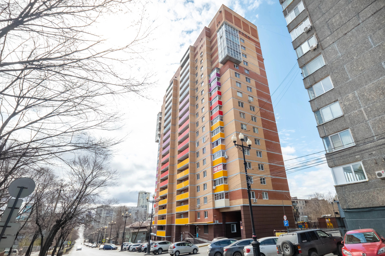 Апартаменты на улице Запарина 111