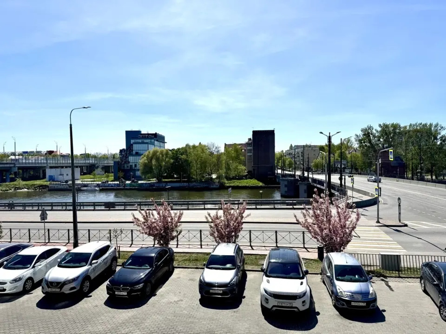 Квартира класса люкс с террасой и видом на реку в центре Рыбной деревни, остров Канта в Калининграде