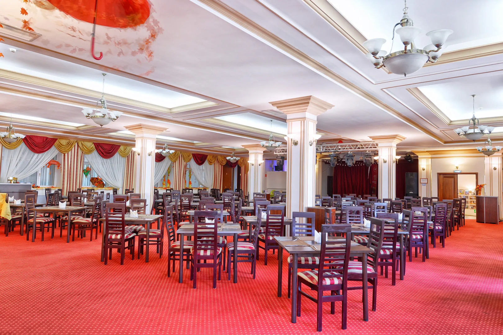 Отель Атлас Парк