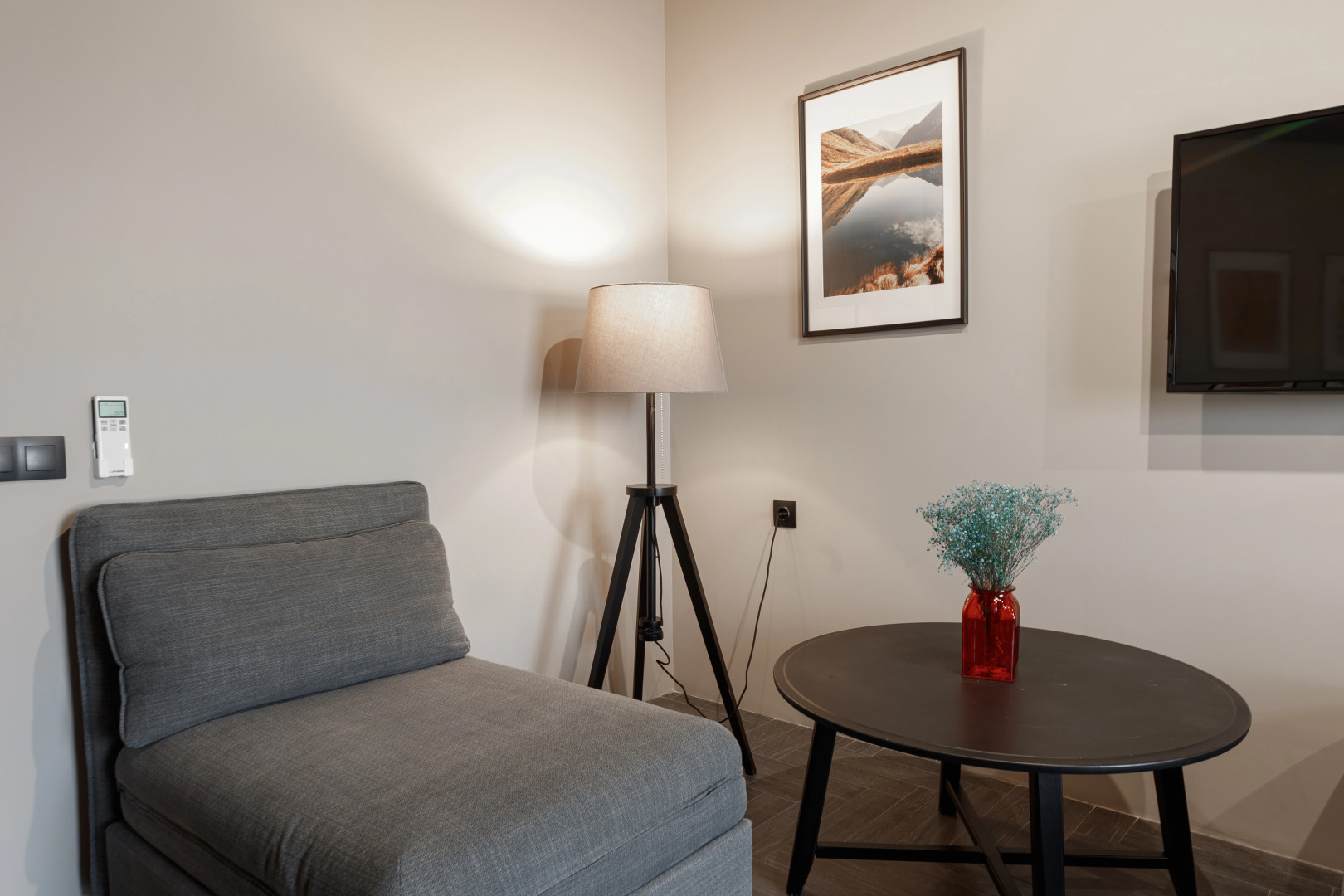 Апартаменты Red Apartments Виктория Осень