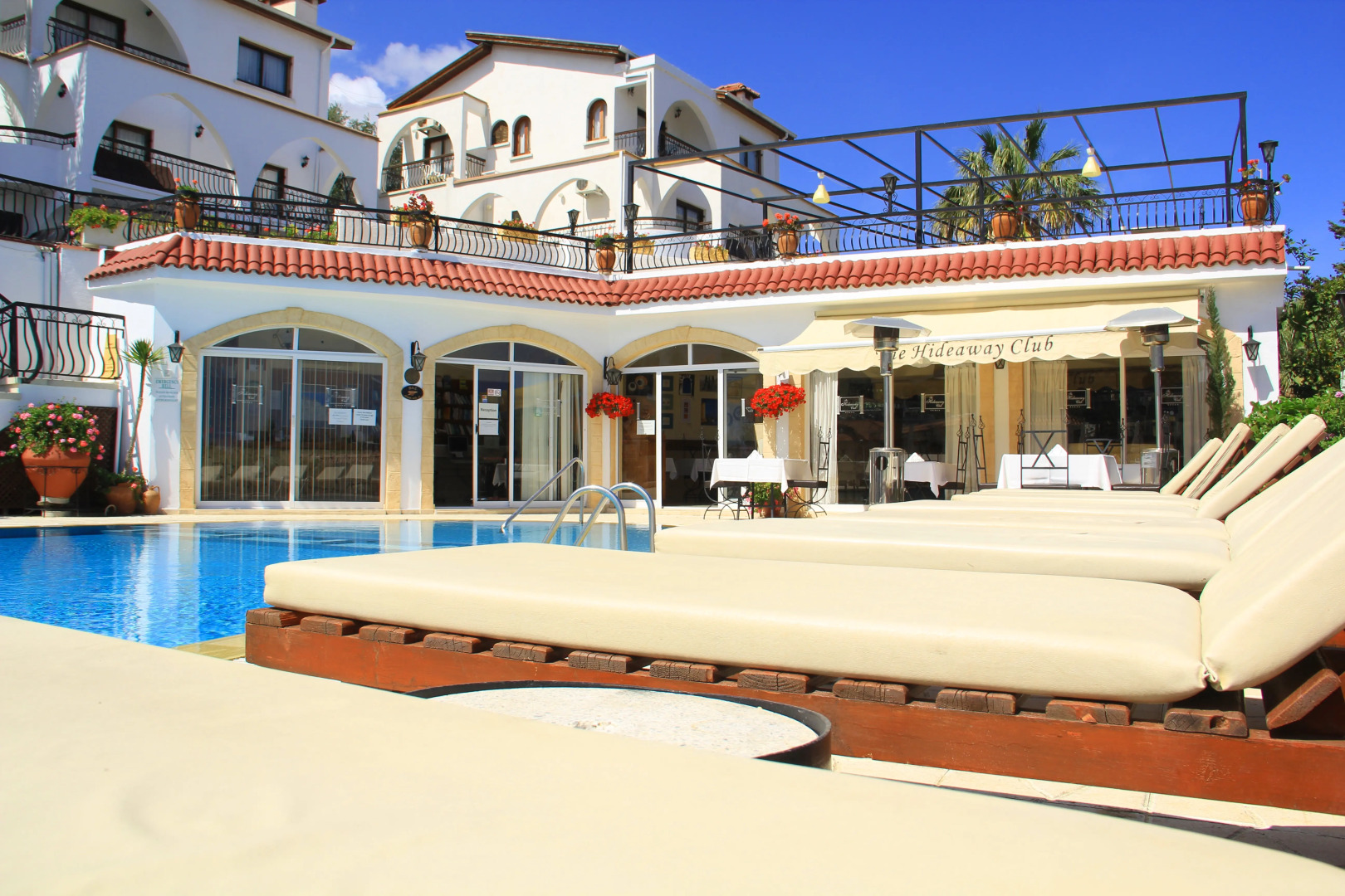 Отель The Hideaway Club