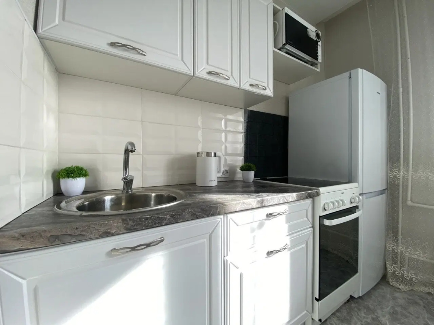 Апартаменты LikeHome на Дорофеева 7 у Города Еды