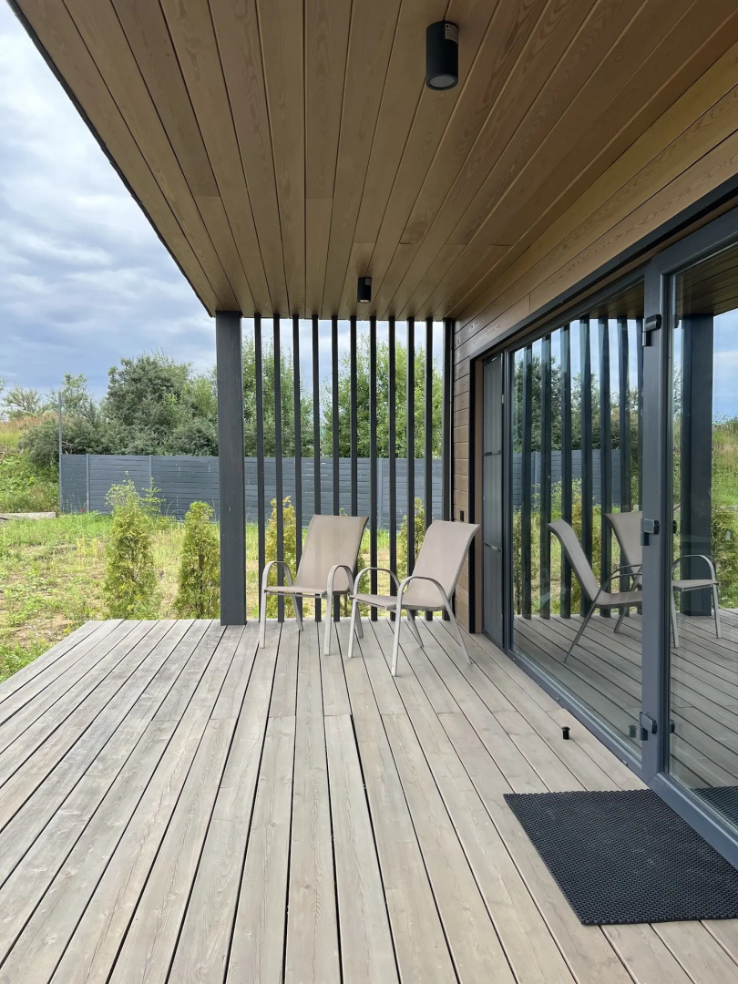 Частный дом Lakeside house