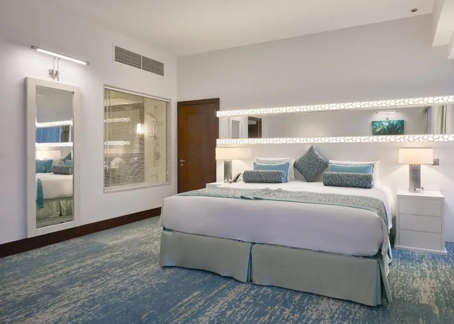 Отель JA Ocean View Hotel