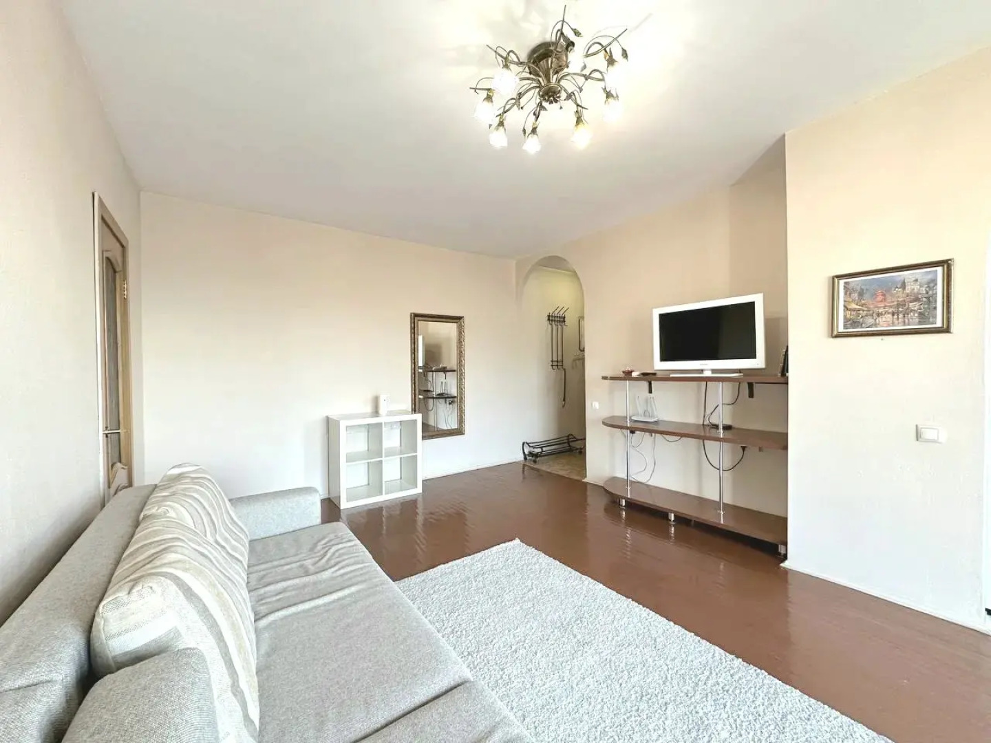 Квартира двухкомнатная в центре на Кирова рядом со стадионом Химик