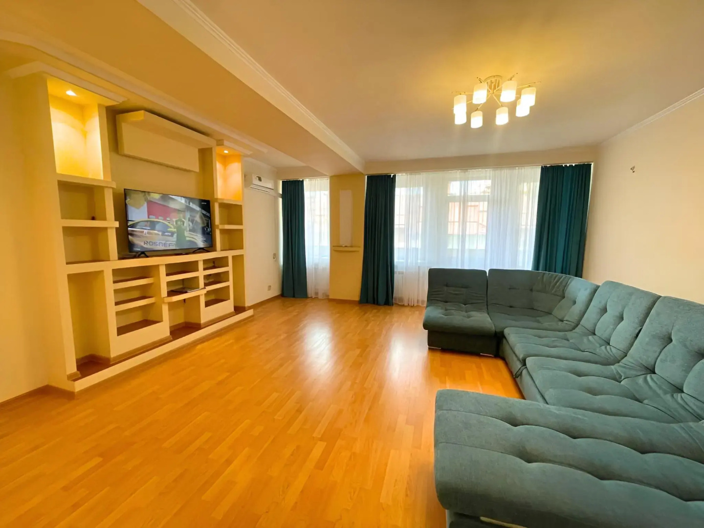 Квартира для большой семьи в курортной зоне Пятигорска с балконом и видом на гору Машук