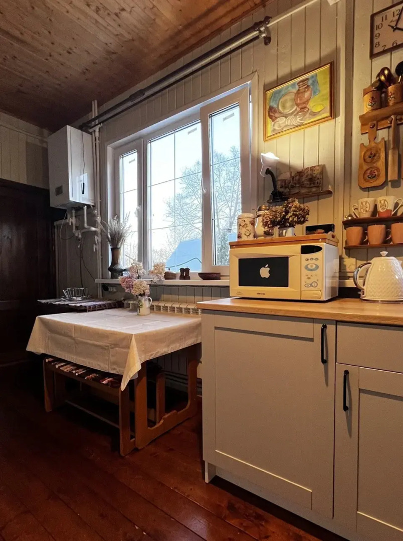 Частный дом четырехкомнатная дача 120 м²