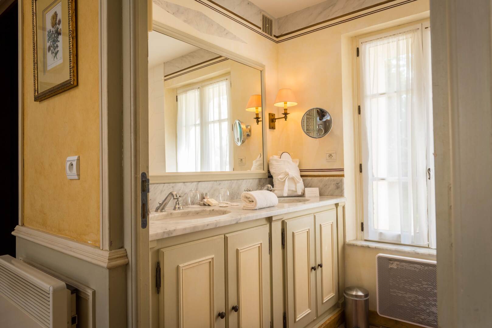 Отель Chateau de Courcelles