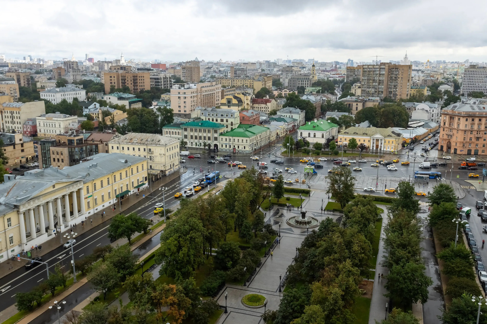 Апартаменты Улучшенные Просторные с Видом на Садовое Кольцо