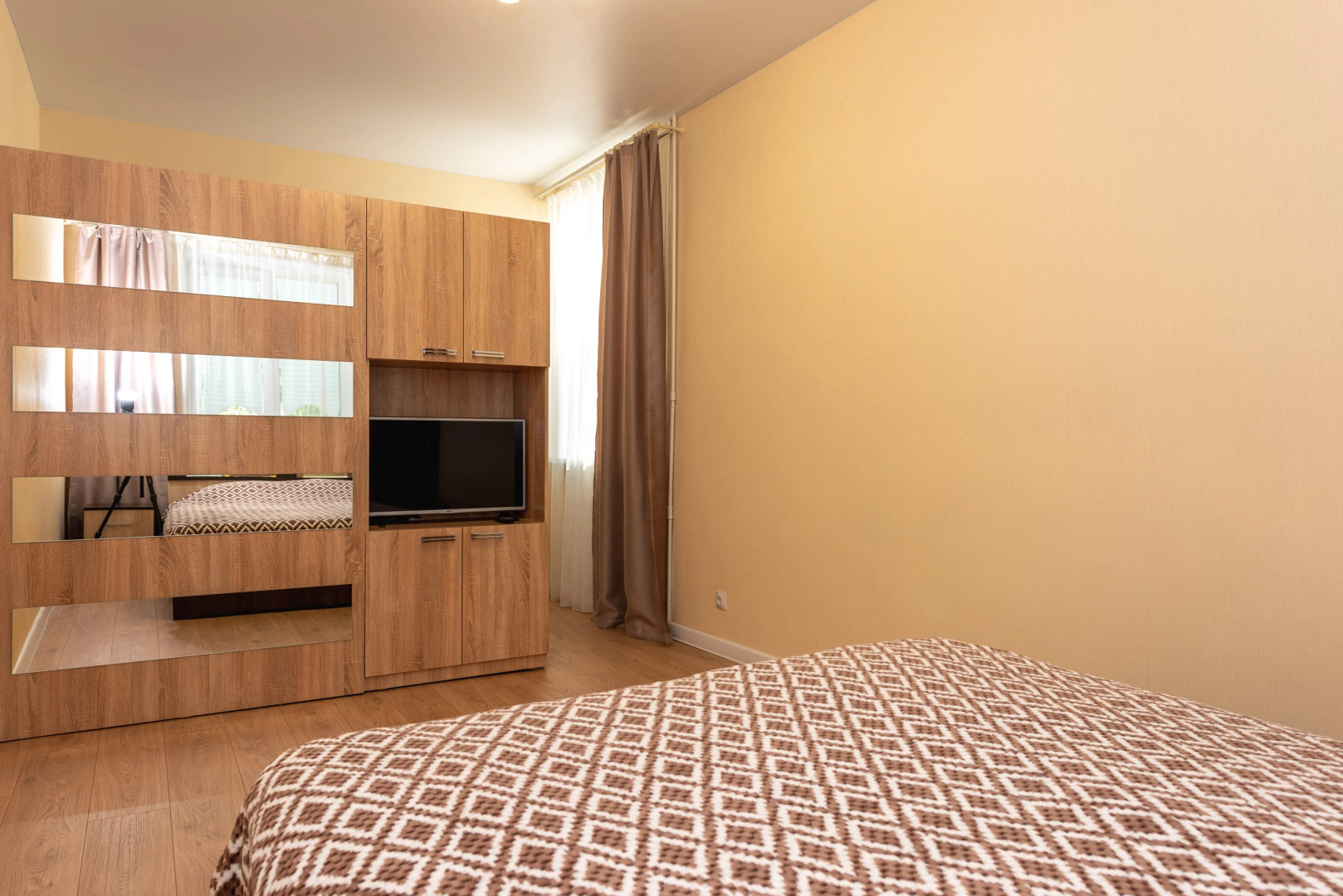 Апартаменты Яр-сутки на Октября 23