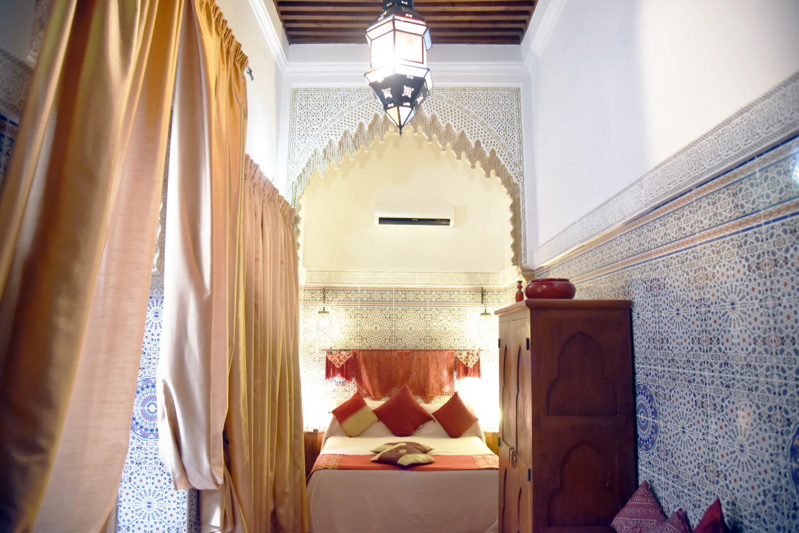 Отель Riad Darzouhour