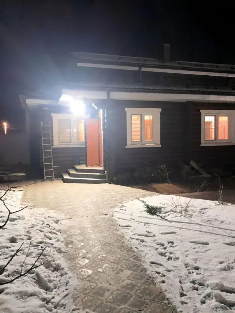 Частный дом с баней у озера