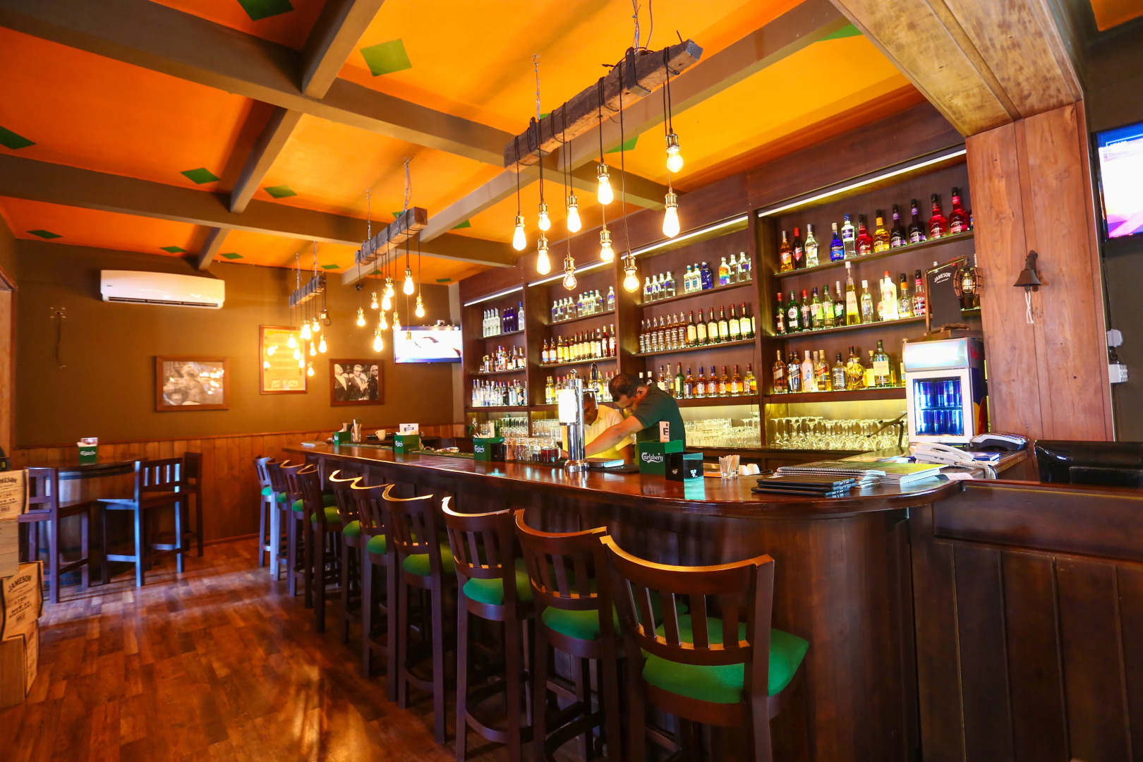 Отель Yoho Rooms The Irish