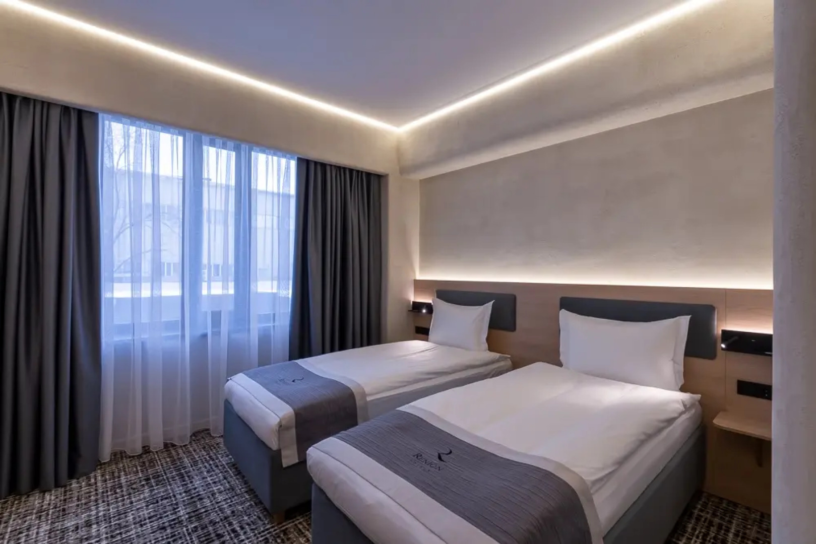 Отель Renion City