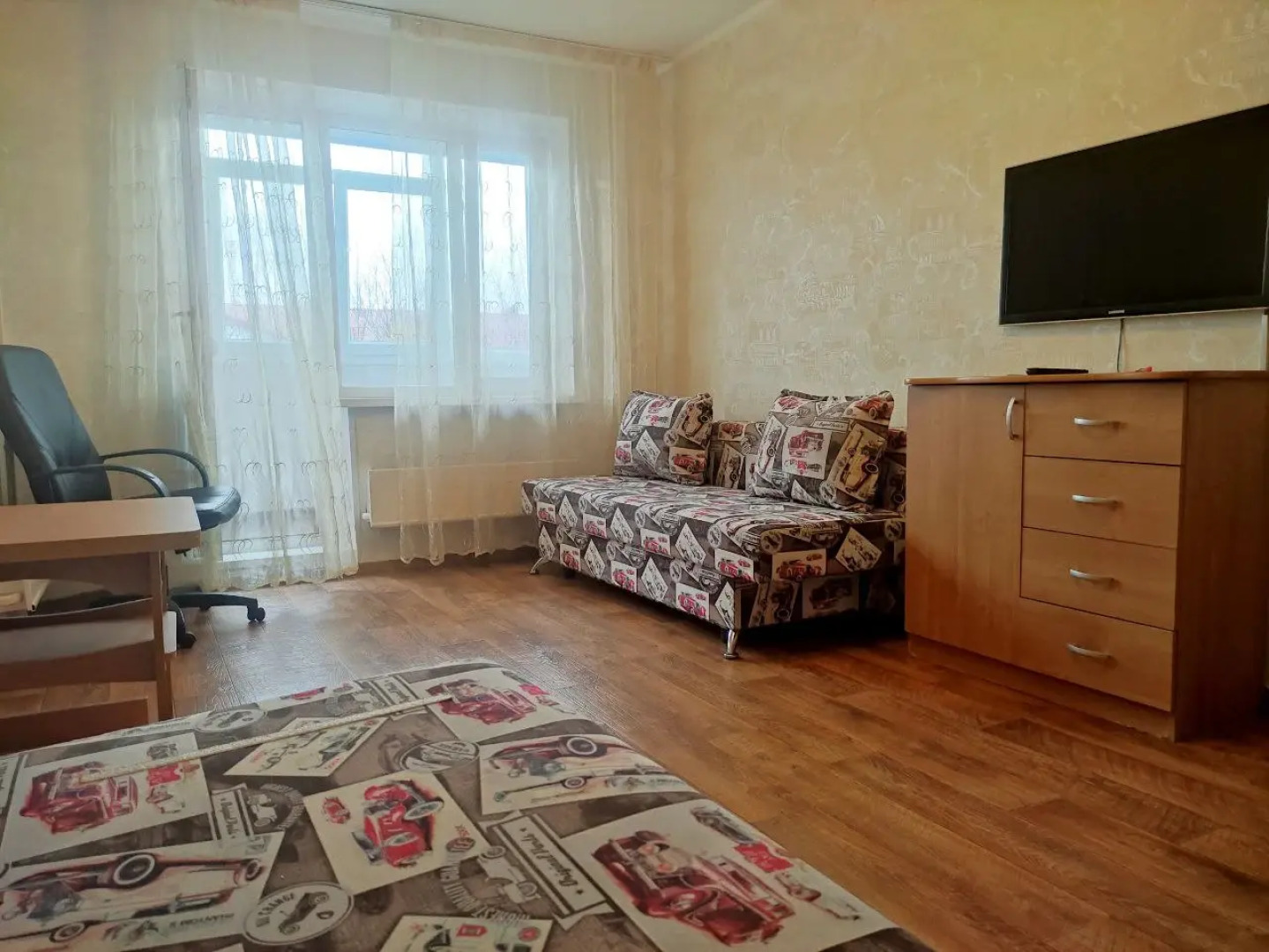 Квартира двухкомнатная рядом с торговым центром