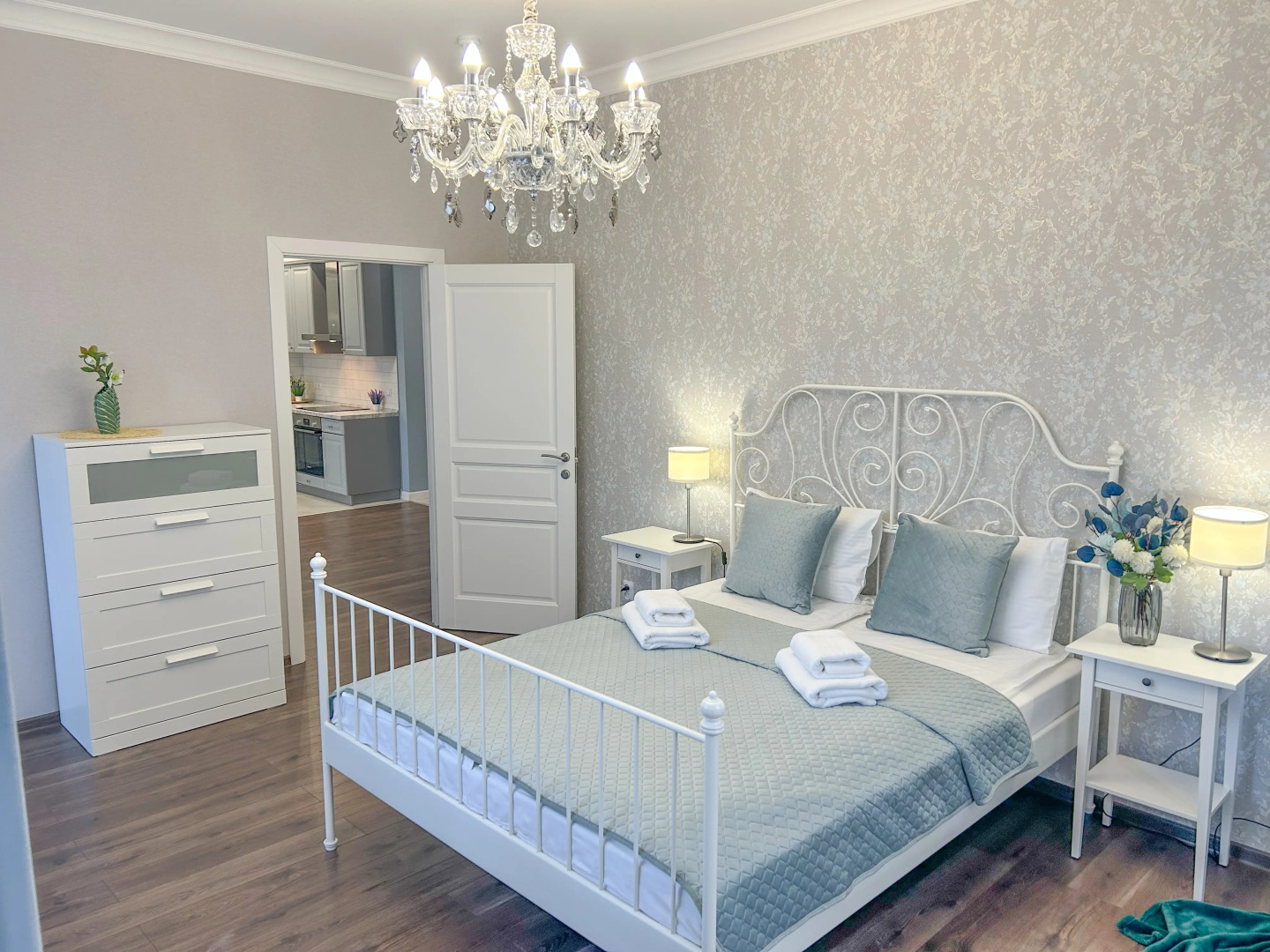 Апартаменты Sun City Apartments Shtolz 28 с Двумя Спальнями в Центре Города