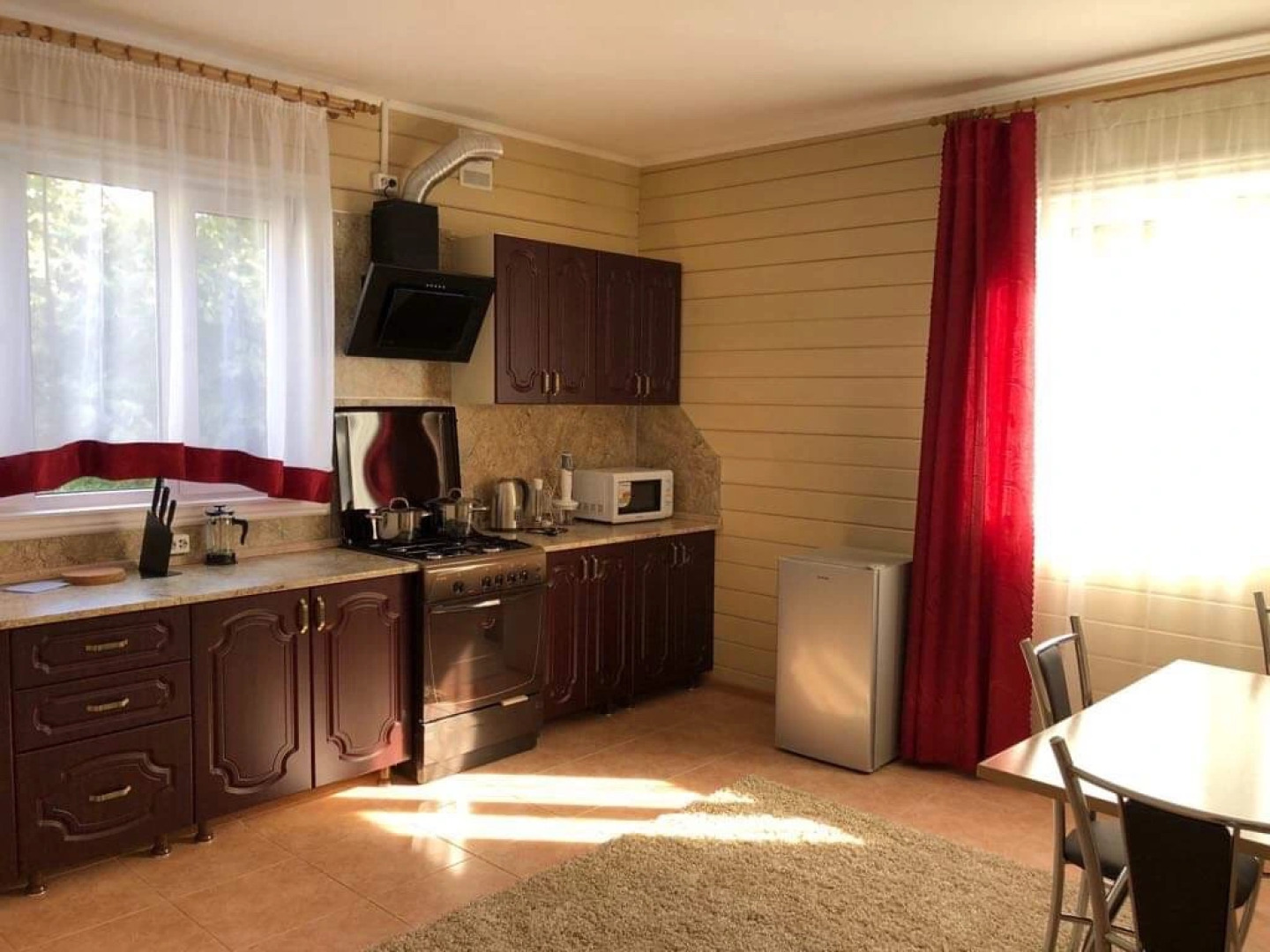 Гостевой дом Коттеджи в аренду Береговая 40