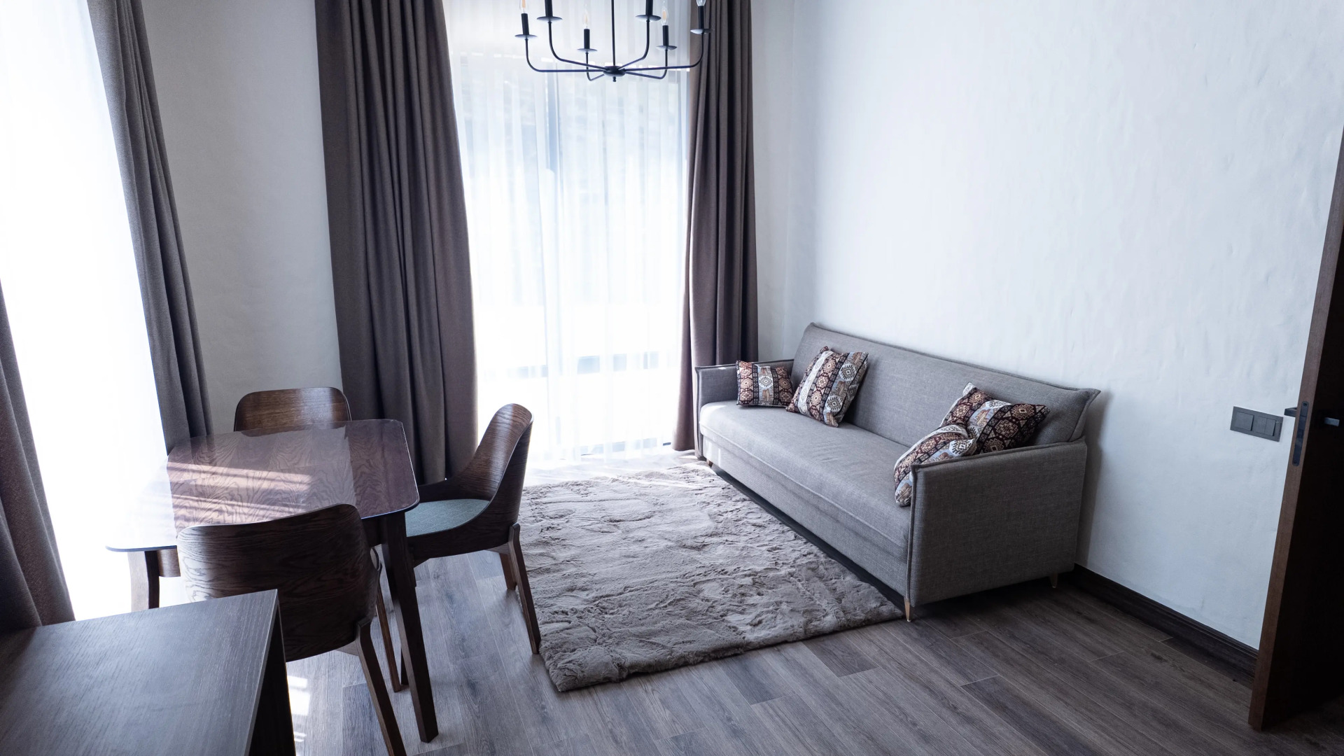 Отель Караван