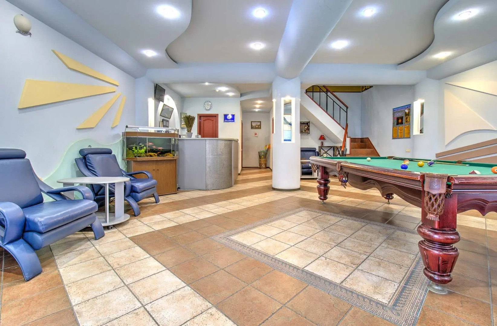 Отель Ламбат