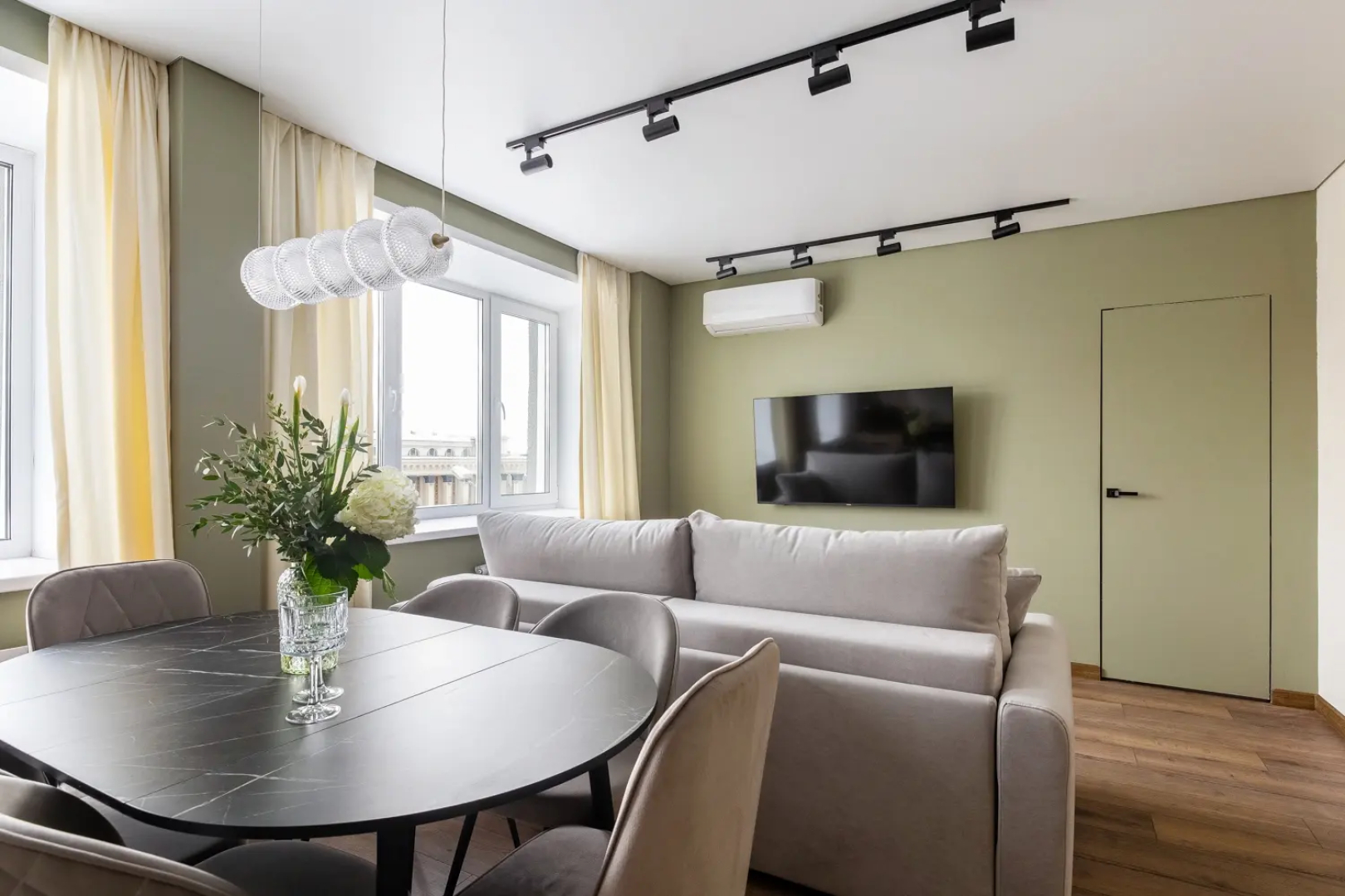 Квартира Трёхкомнатная с видом на оперный театр