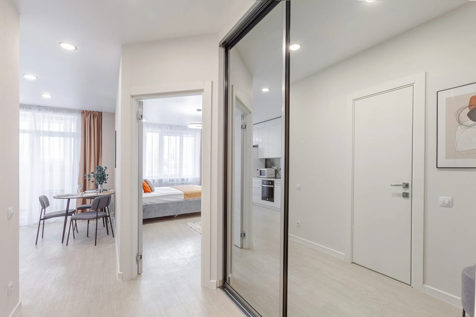 Апартаменты RentPlaza премиум в центре на Луначарского