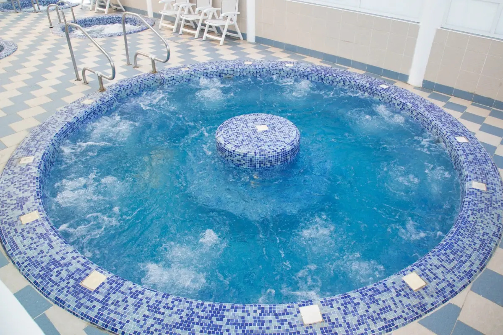 Курортный отель Ателика Сокол