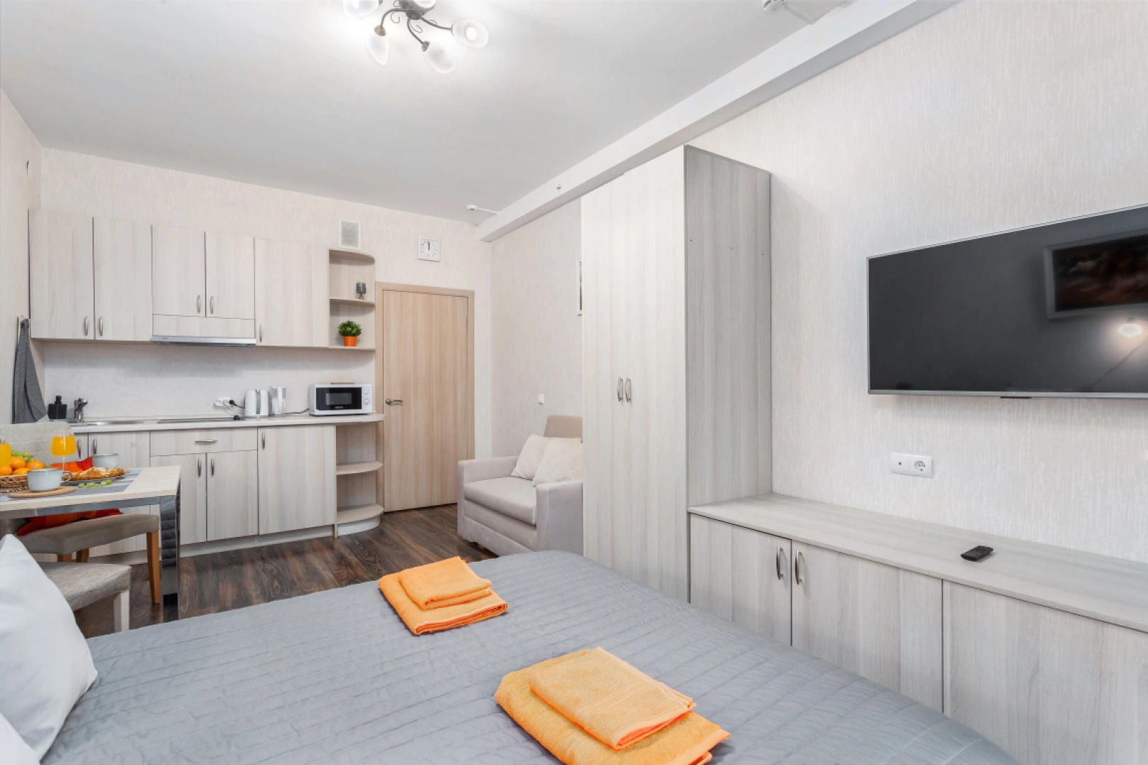 Апартаменты с Балконом Moderna View Apartment Салют