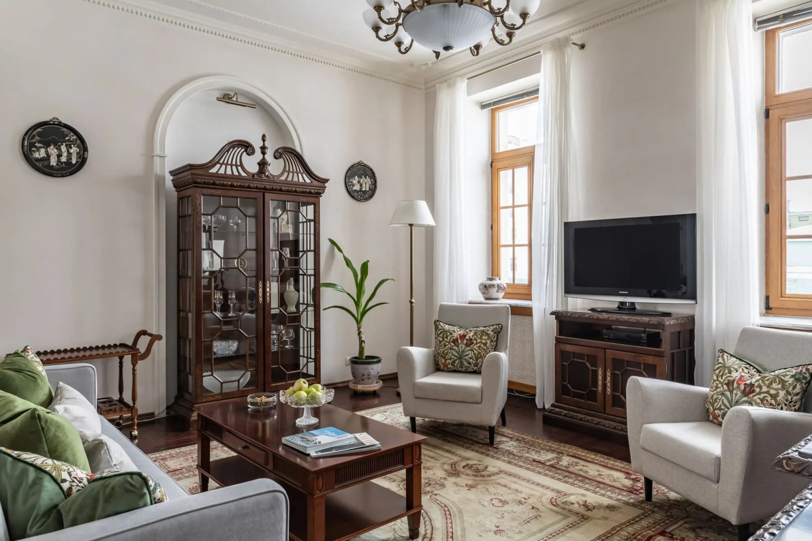 Квартира 4х комнатная  с парковкой возле Кремля