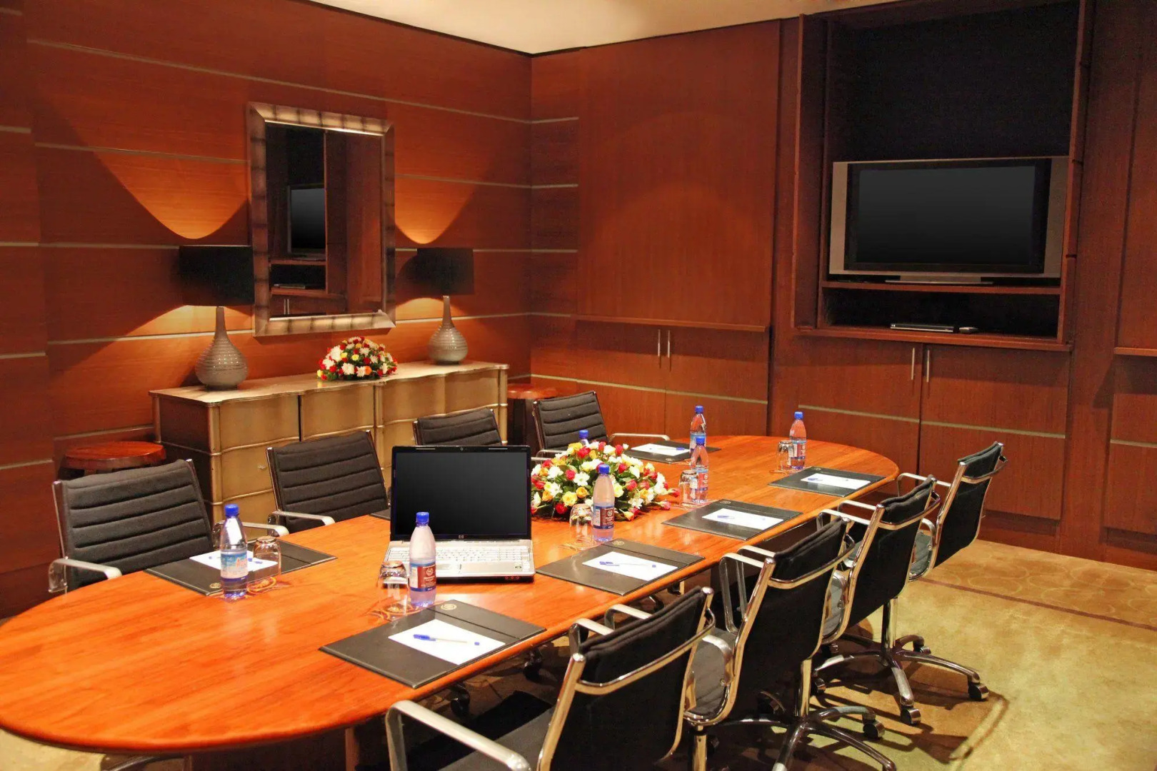 Отель Sheraton Kampala