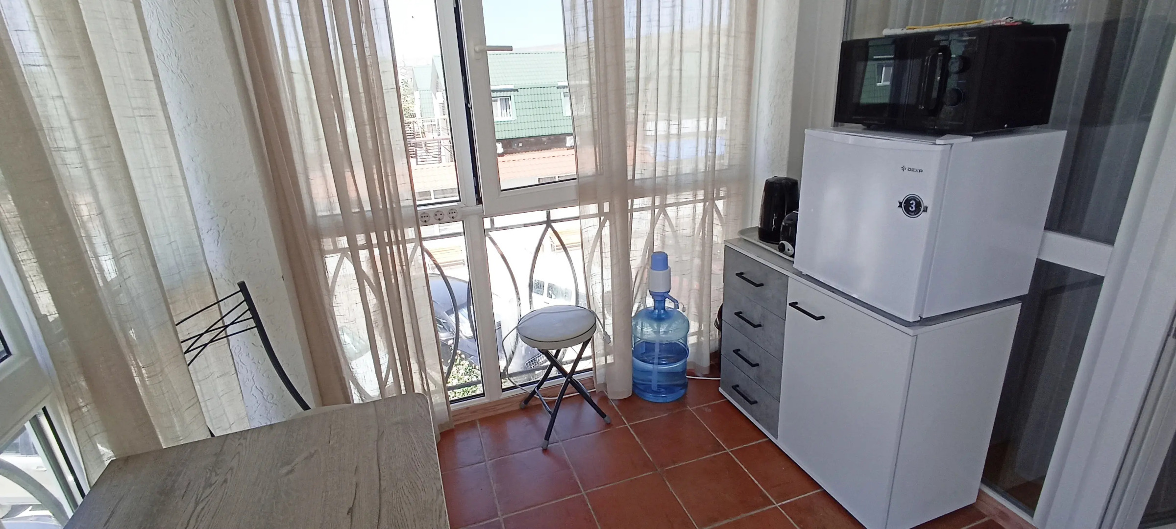 Апартаменты №8 Стандарт улучшенный, 2 линия, боковой вид на море (4чел)