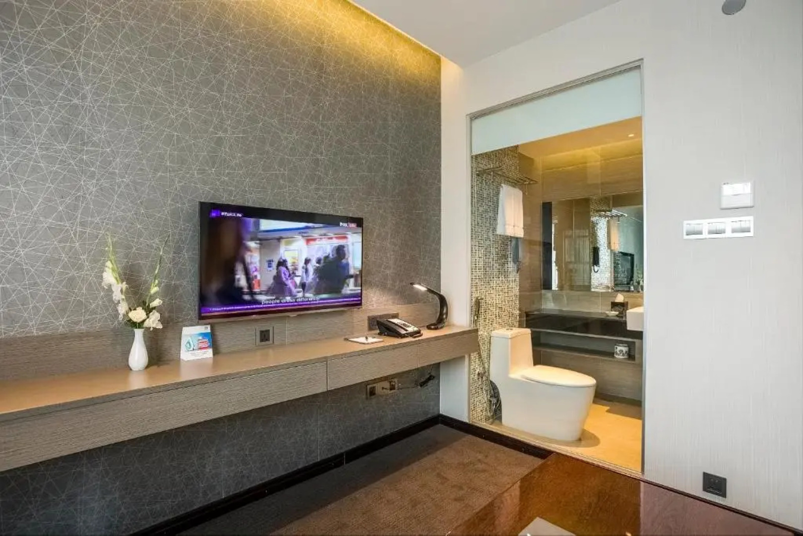 Отель Best Western Plus Maple Leaf