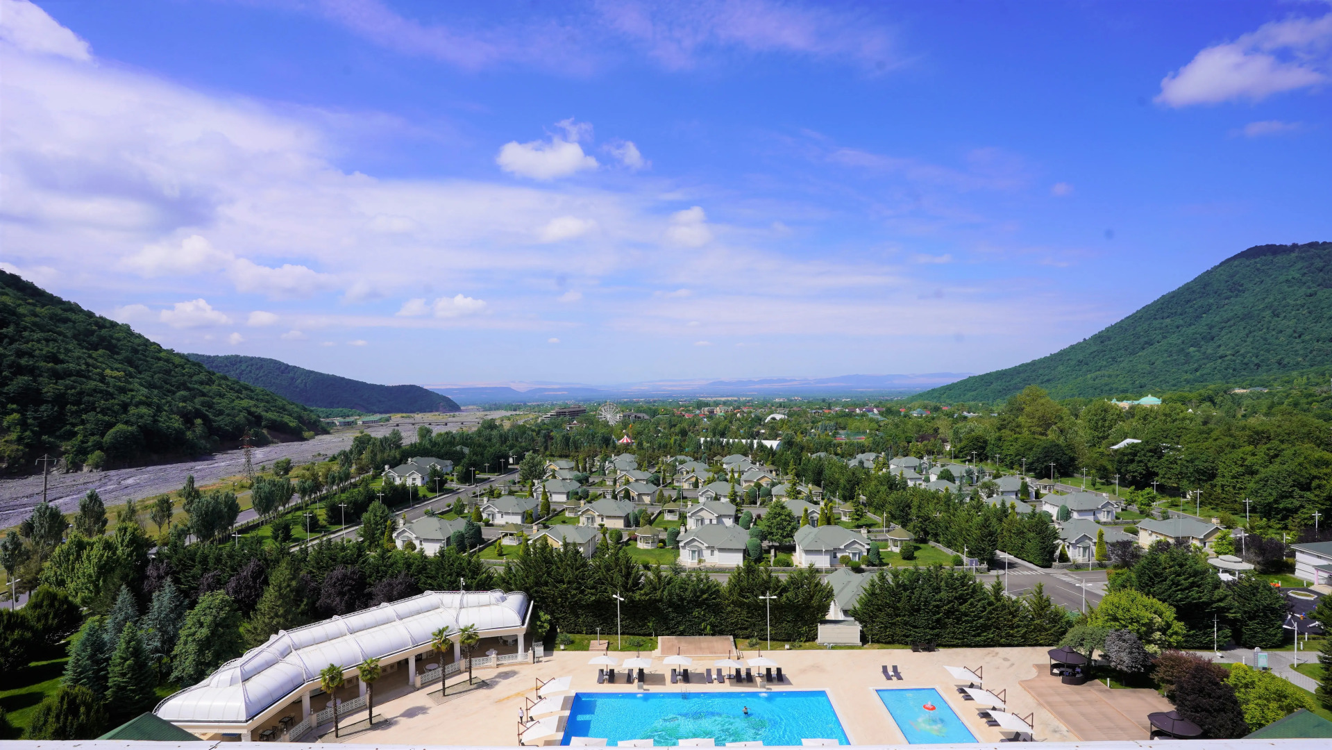 Отель Qafqaz Riverside